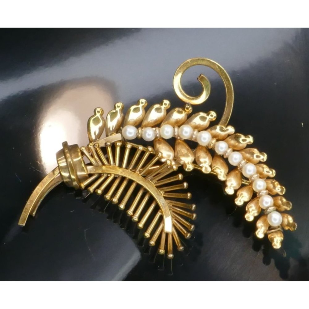 Signed IPS 1/20 12K GF & Pearl Brooch - Beautiful Botanical Design